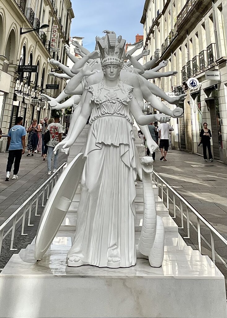 Le Voyage à Nantes European Thousand-Arms Classical Sculpture - Photo S. Patel De Zorzi