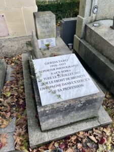 Tombe de Gerda Taro cimetière du Père Lachaise Paris