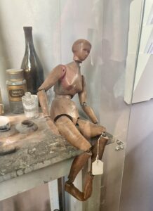 Atelier Paul Cézanne Aix en Provence baigneur en bois