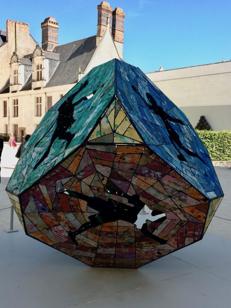 Tricky Dicey Die - Romuald Hazoumè, 2016 © S. Patel De Zorzi
