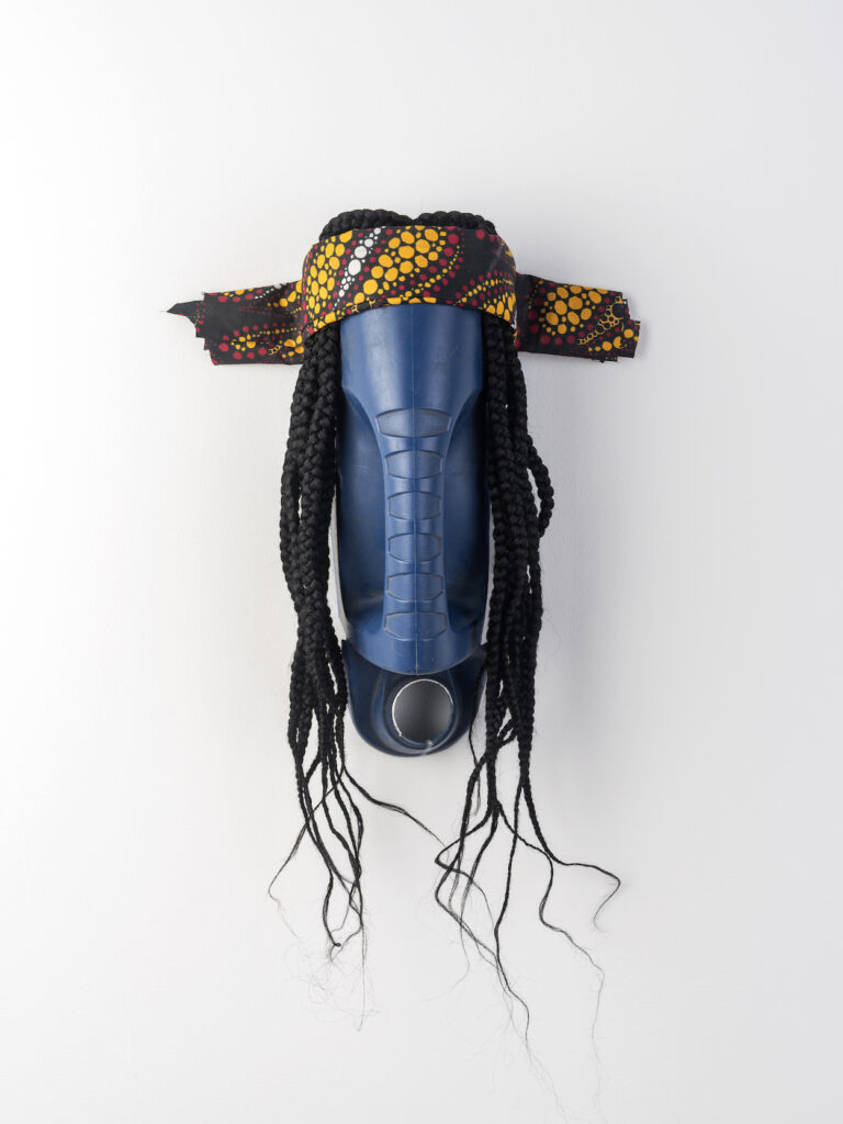 Sica, œuvre de Romuald Hazoumè - quand les stéréotypes occultent la diversité et la complexité des cultures africaines © Romuald Hazoumè Courtesy Galerie Magnin-A, Paris