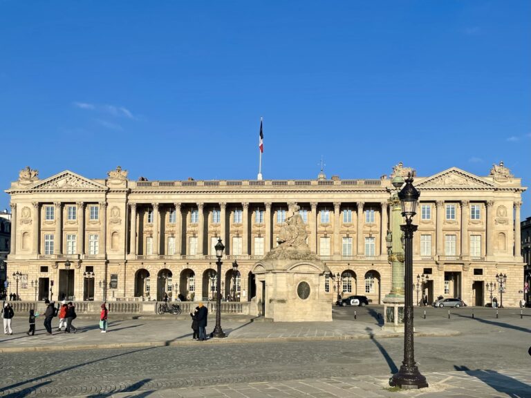 La majestueuse façade de l’Hôtel de la Marine sur la place de la Concorde © Soraya Patel De Zorzi