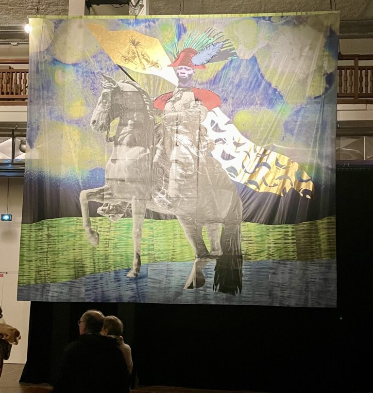 Toussaint Louverture, installation de Raphaël Barontini au Palais de la Porte dorée en février 2025 © Soraya Patel De Zorzi