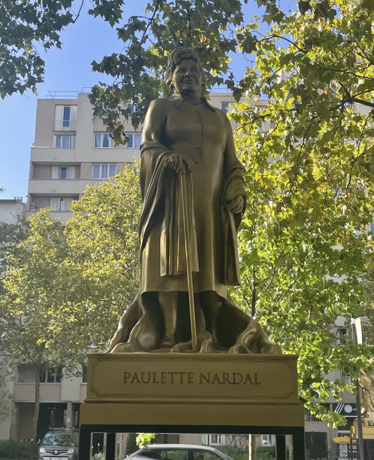 Statue de Paulette Nardal installée dans le 18e arrondissement parisien après les JO de Paris 2024 © Soraya Patel De Zorzi