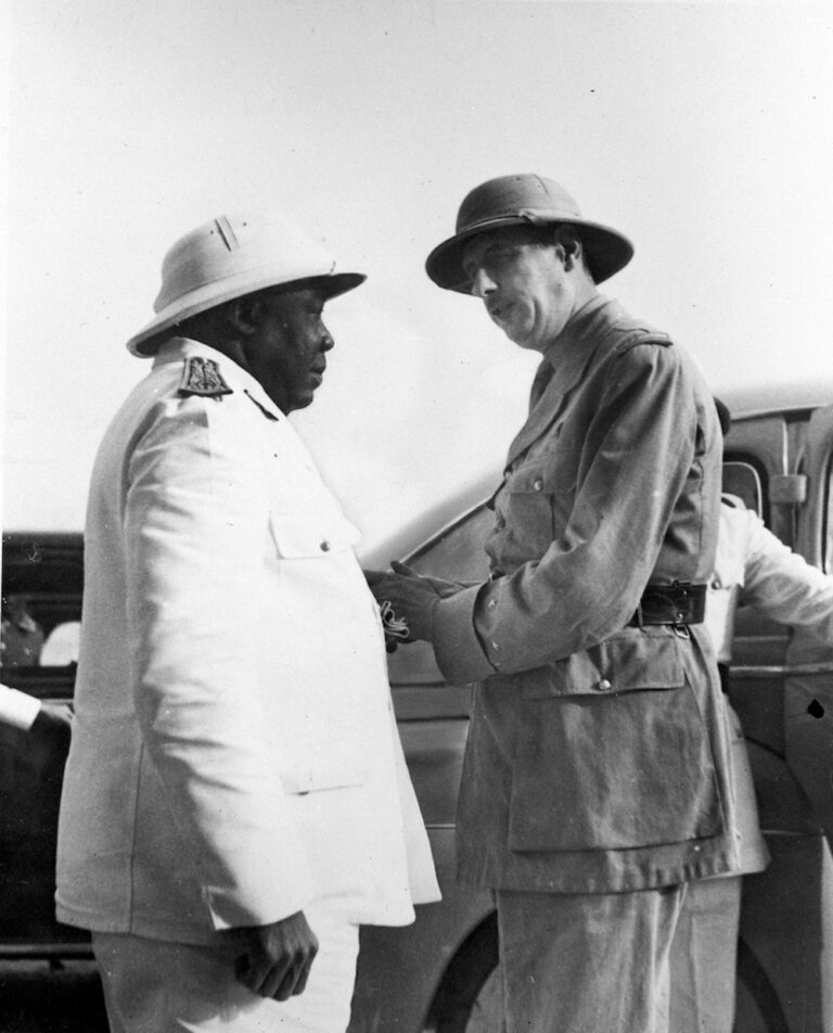 Félix Éboué accueille Charles De Gaulle au Tchad, 1940