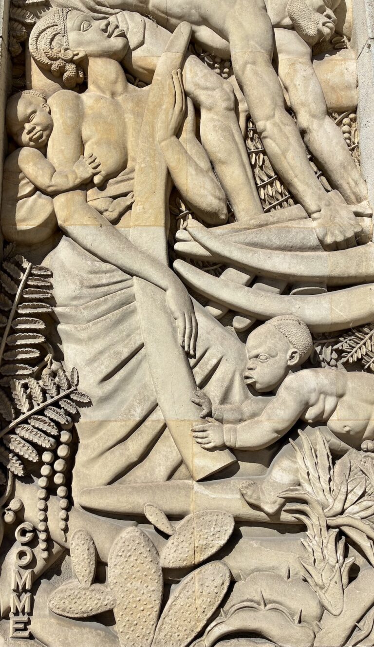 Détails du bas-relief du musée de l'Histoire de l'Immigration et de son bas-relief. © Soraya Patel De Zorzi