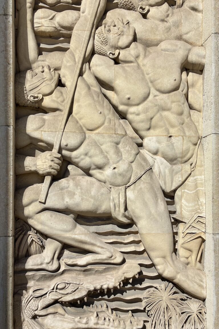 Détails du bas-relief du musée de l'Histoire de l'Immigration et de son bas-relief. © Soraya Patel De Zorzi