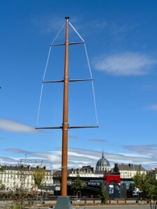 Lire la suite à propos de l’article Autour du Mât de la Fraternité à Nantes : les réparations liées à l’esclavage en question